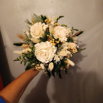 Bouquet de mariée  et boutonnière pour Linda